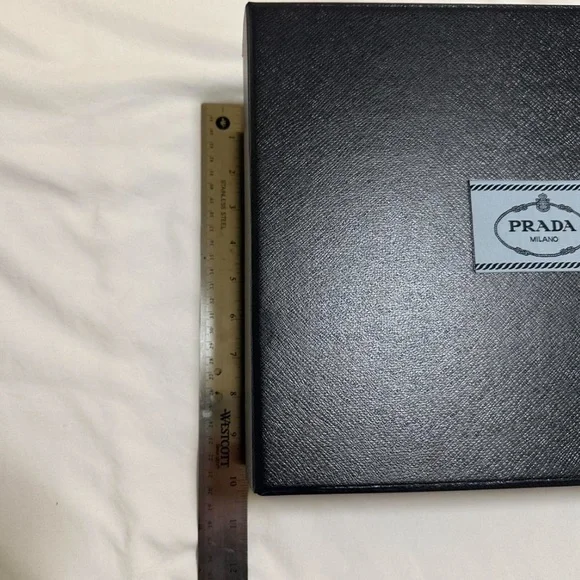 Prada Box - Picture 4 of 5